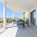 Stone House דירה