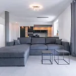 Stone House דירה *