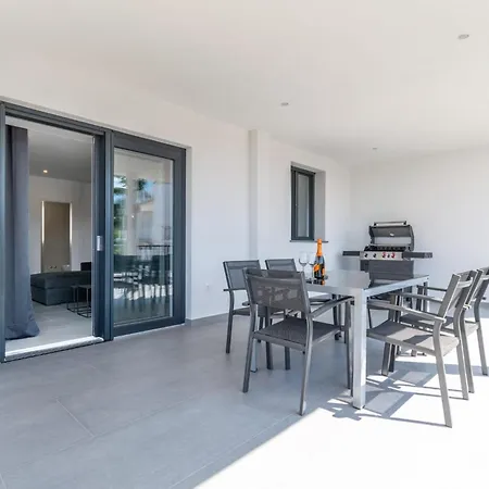 Stone House * 바스카보다